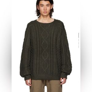 BRAND NEW ESSENTIALS CABLE KNIT SWEATER (SIZE L) UNISEX